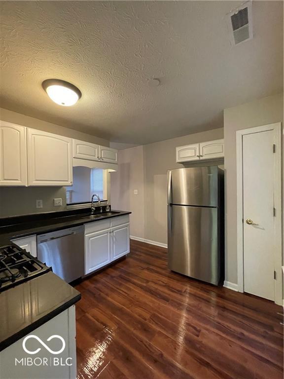 Building Photo - 1631 River Shore Pkwy