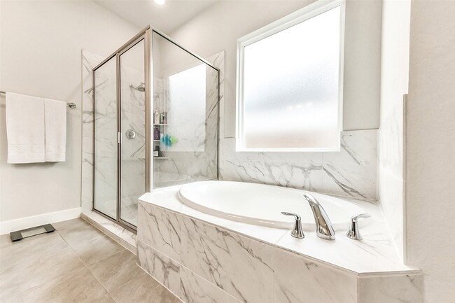 Building Photo - 28289 Emerald Bnd