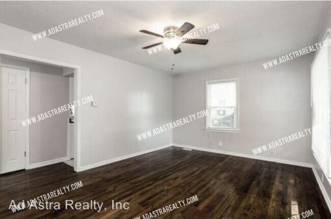 Building Photo - 821 N Crysler Ave