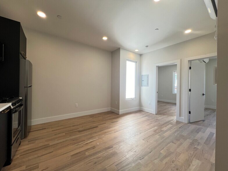 Unit 3B - 46 Van Reipen Ave