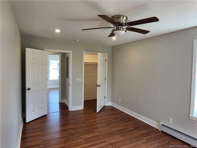 Building Photo - 120 Downing St