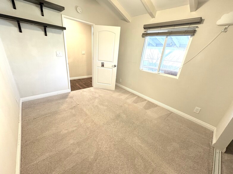 Building Photo - 10202 Jardine Ave