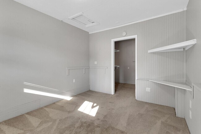 Building Photo - 1365CEDA