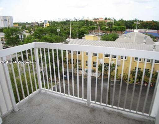 Building Photo - 2740 SW 28th Terrace