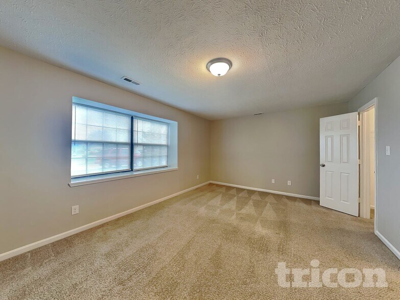 Building Photo - 11905 Breta Ct