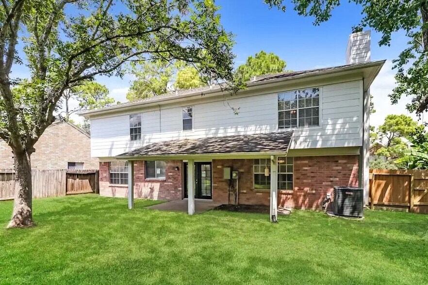 Building Photo - 16110 Sweetwater Creek Dr