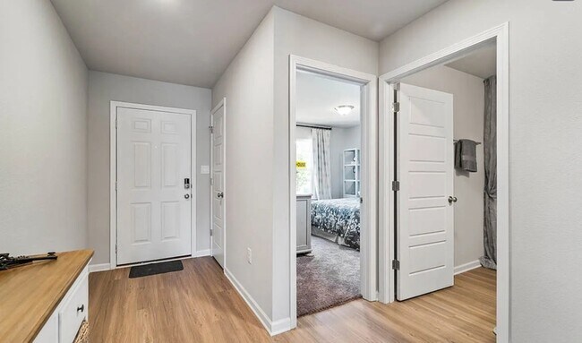 Building Photo - 10652 Paget Dr W