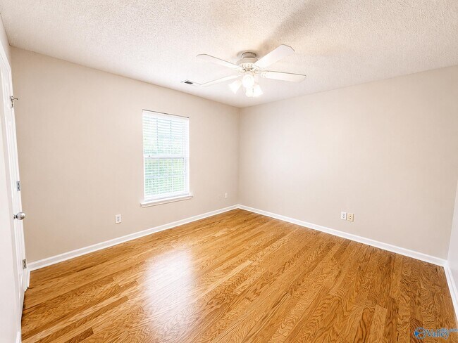 Building Photo - 115 Bremerton Dr SW
