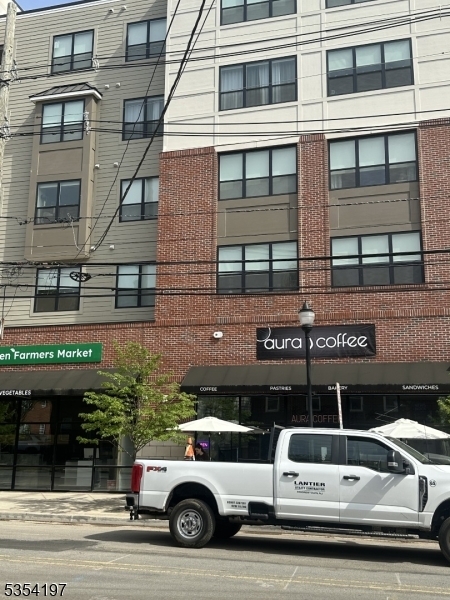 Building Photo - 216 W Elizabeth Ave