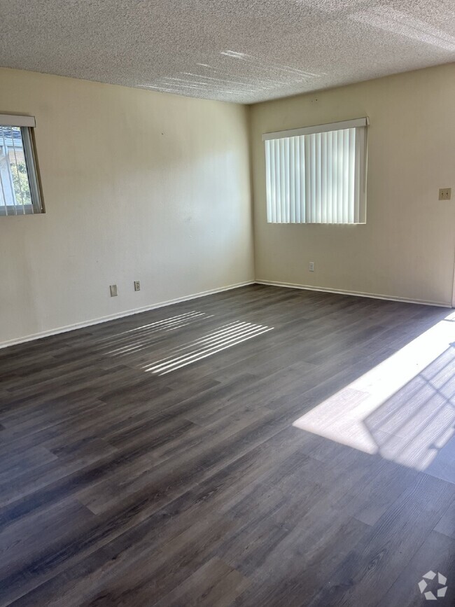 Building Photo - Cozy 2 bedroom / 1 bathroom in Port Hueneme