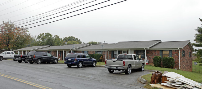 Building Photo - 308 Central Church Rd
