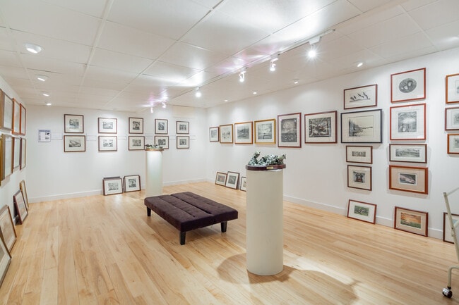 Building Photo - 221 Merchants Path