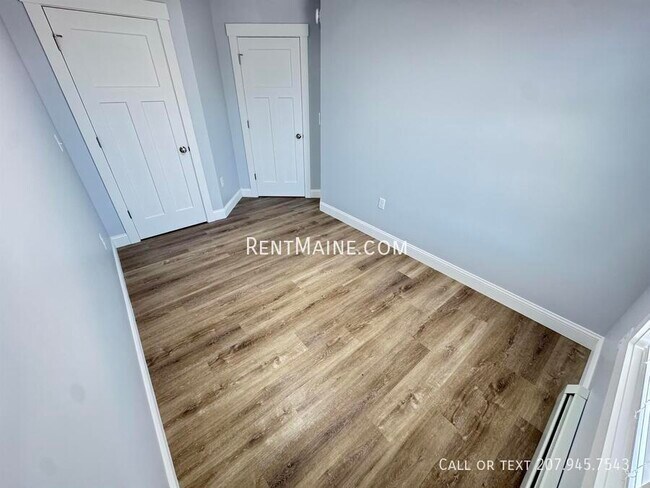 Building Photo - 208 Rocky Rdg Dr