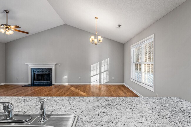 Building Photo - SW - Like New Home, Vaulted LR Ceiling, Fire Place, Wood Flooring, Several Updates!