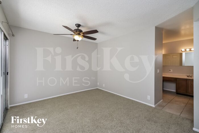 Building Photo - 2413 W Estrella Dr