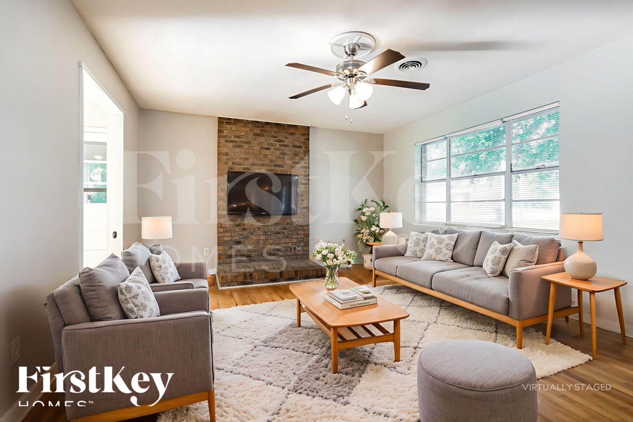 Building Photo - 5562 Hood St