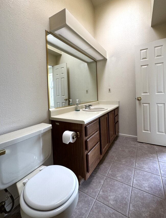 Building Photo - 9362 W Coal Mine Ave