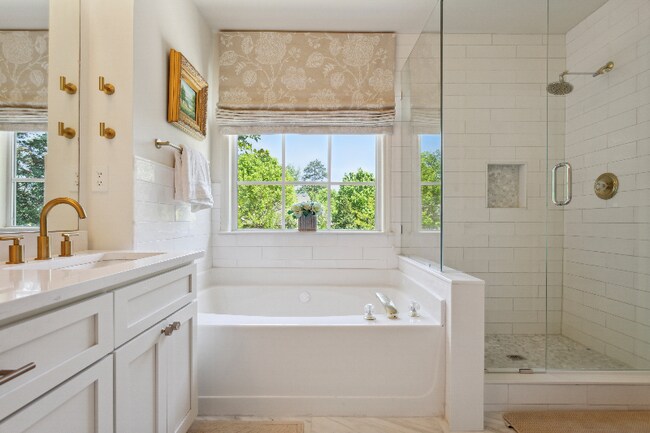 Building Photo - 4545 Chelton Ct SE