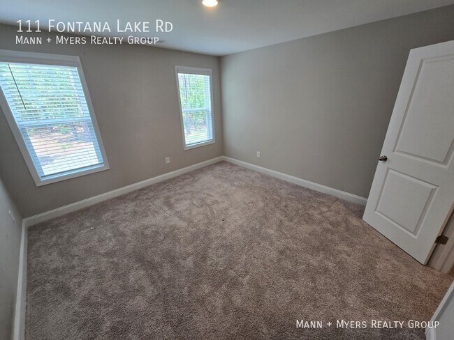 Building Photo - 111 Fontana Lake Rd