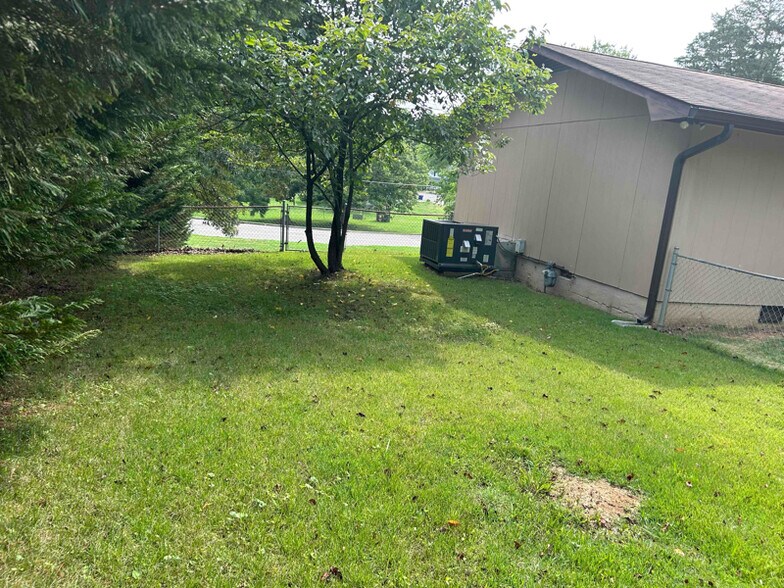 Building Photo - 98 Nebraska Ave