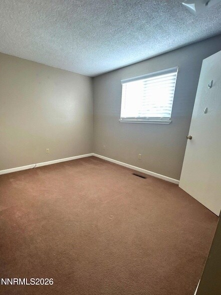 Building Photo - 415 Sycamore St