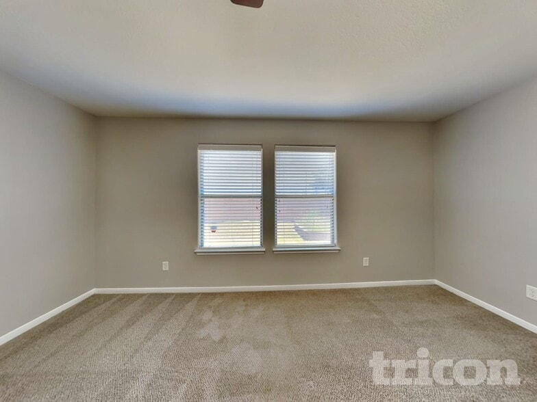 Building Photo - 8927 Summer Valley Ln