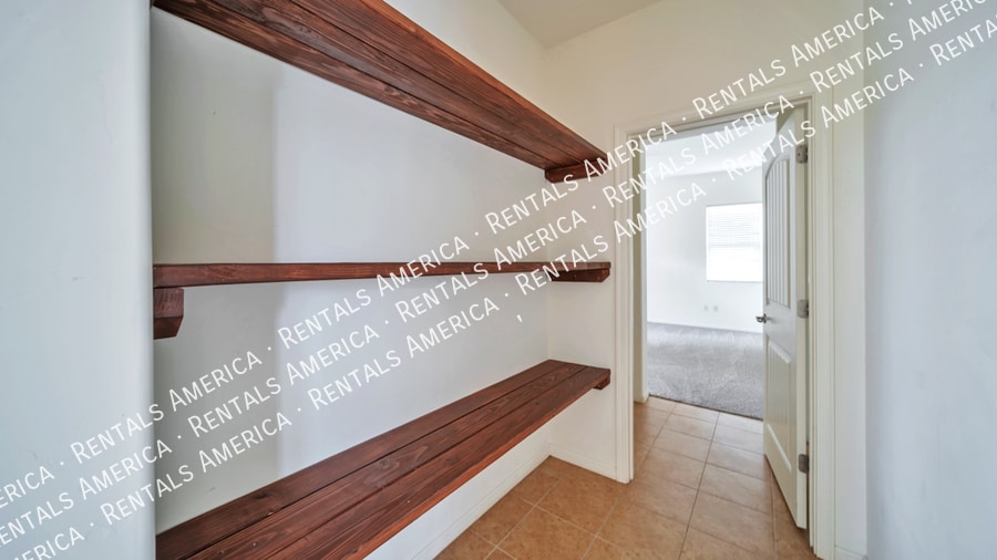 Building Photo - 20 E Adytum Pl