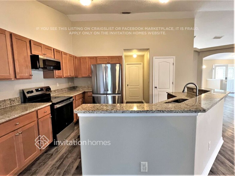 Building Photo - 752 Westview Dr