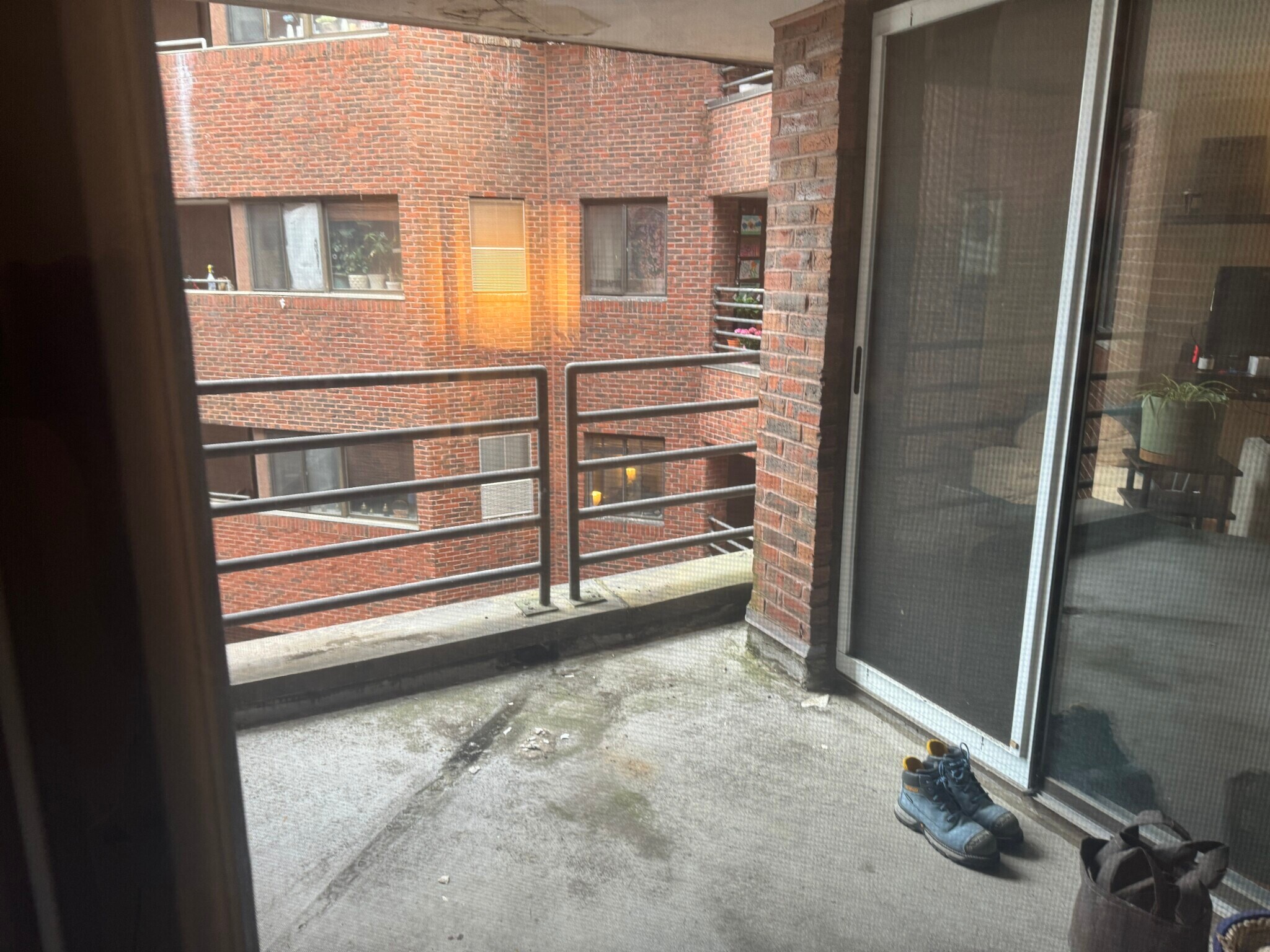 Building Photo - 153 Kelton St