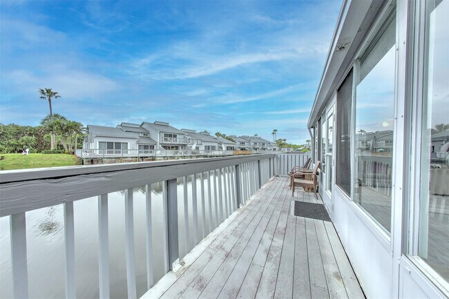 Building Photo - 4949 N Hwy A1A