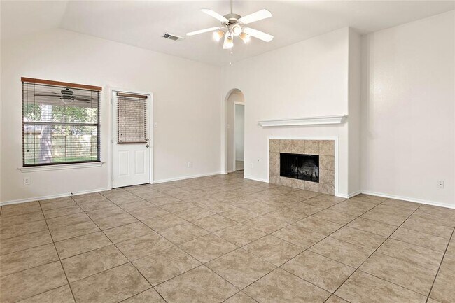Building Photo - 27 N Regan Mead Cir