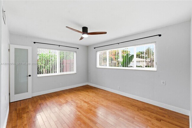 Building Photo - 719 N 31st Rd