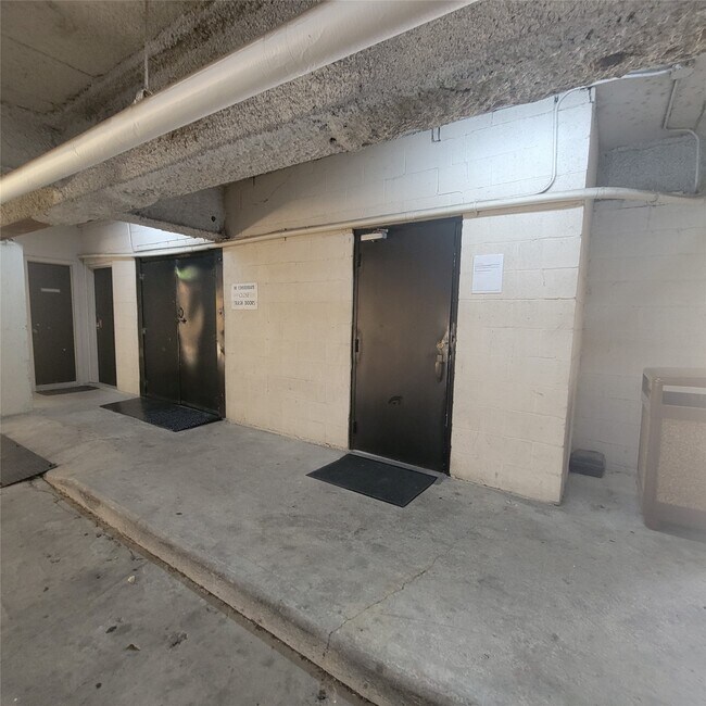 Building Photo - 2333 Bering Dr