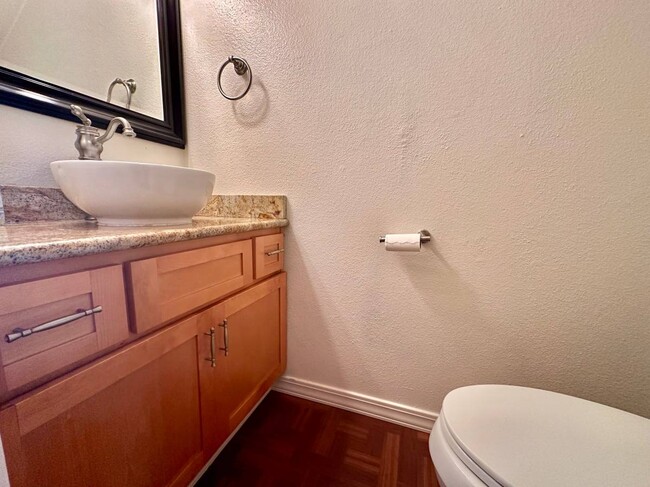 Building Photo - 127 E Hersey St