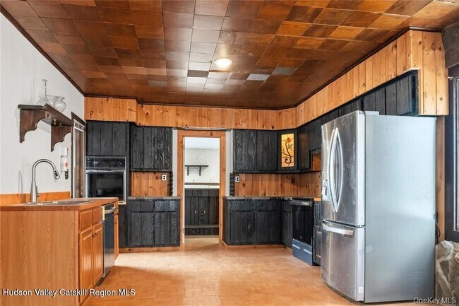 Building Photo - 378 Broadway