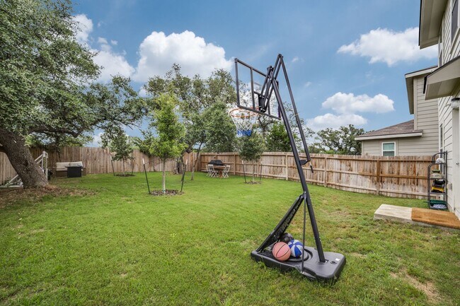 Building Photo - Beautiful 5-Bedroom Home in Riverstone at Westpointe
