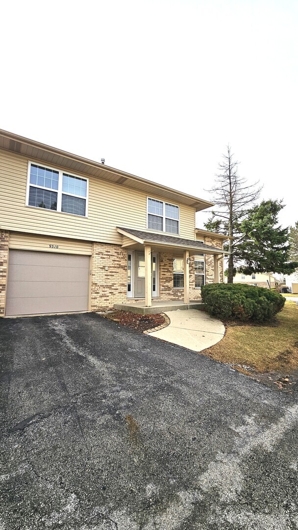 Primary Photo - 9310 Meadowview Dr