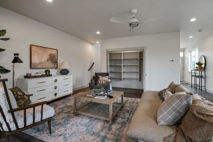 Building Photo - 1319 Oppek St NE