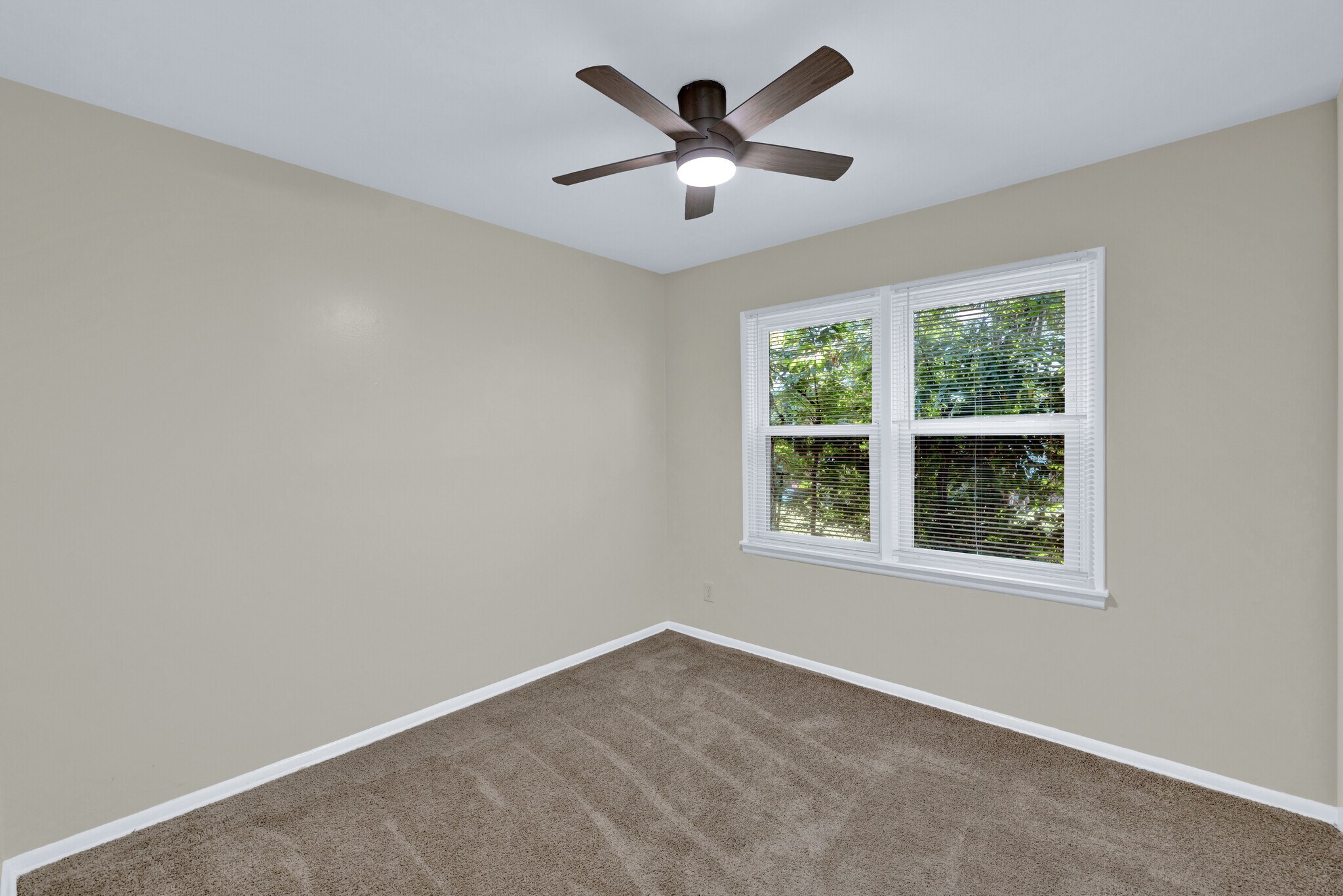 Building Photo - 4014 Sun Valley Dr