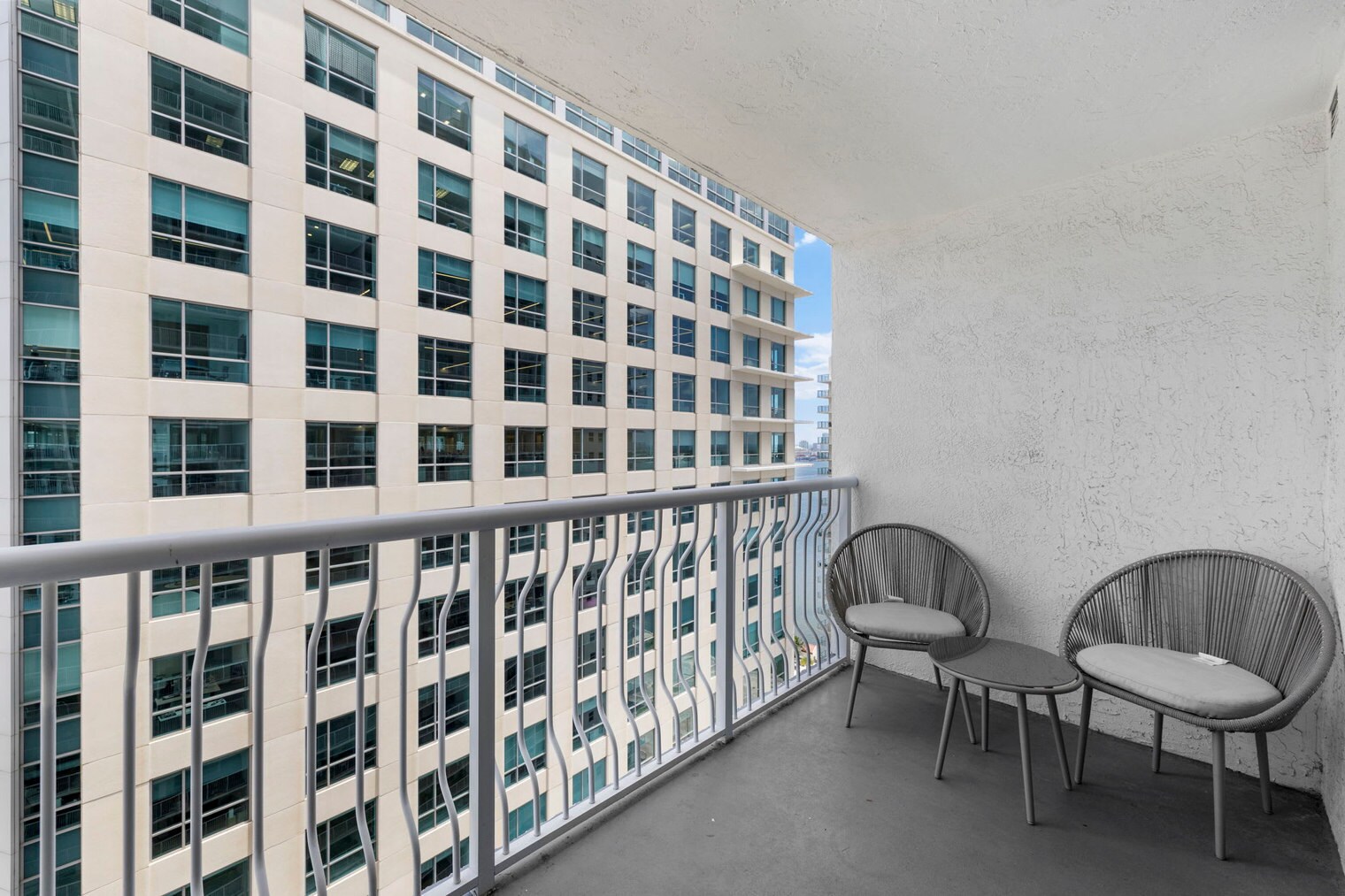 Building Photo - 1 SE 12th St