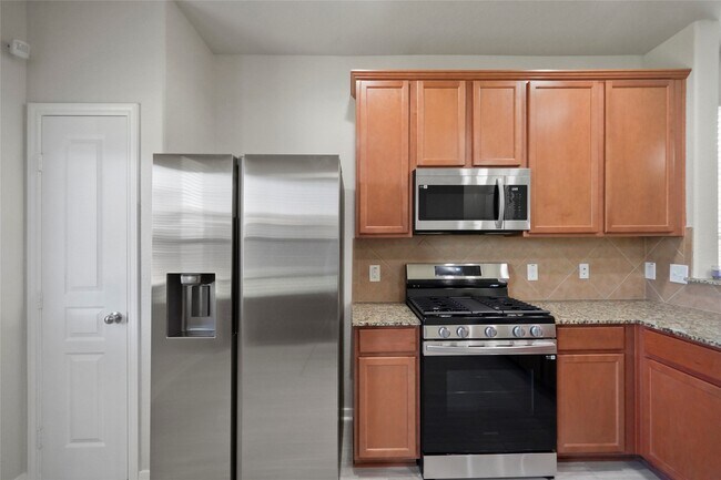 Building Photo - 2719 Skyview Long Dr