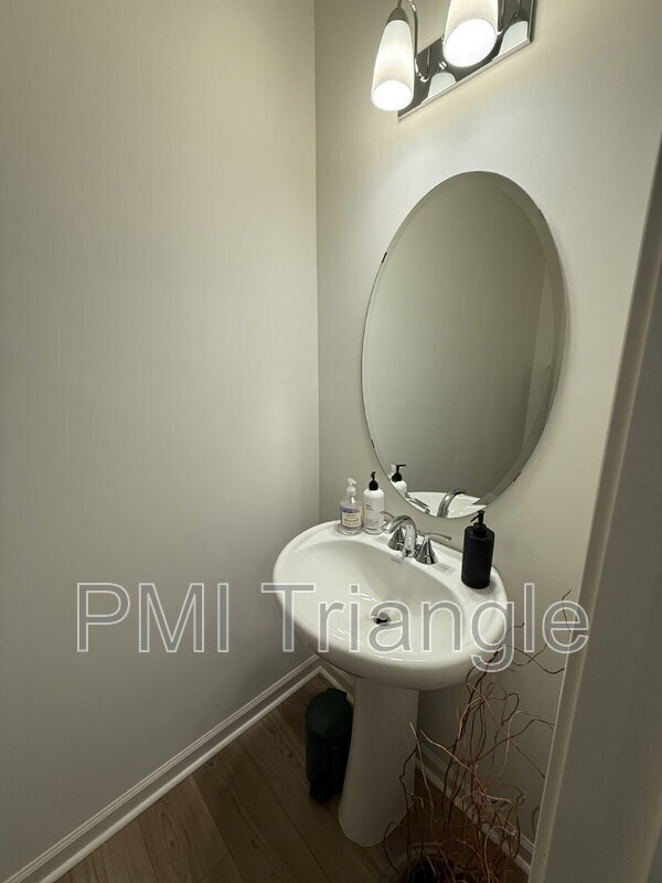 Building Photo - 332 Hacksaw Trl