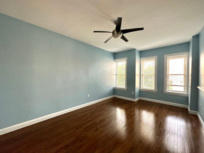 Building Photo - Charming  2Bed/2Bath in Patterson Park