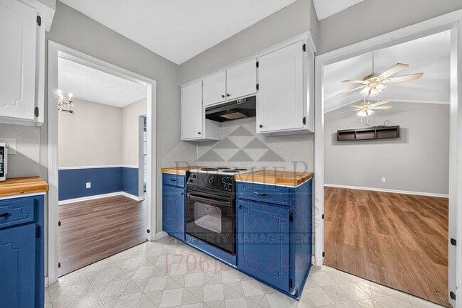 Building Photo - 4008 Penrod Dr