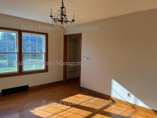 Building Photo - 3007 Dartmouth Ave