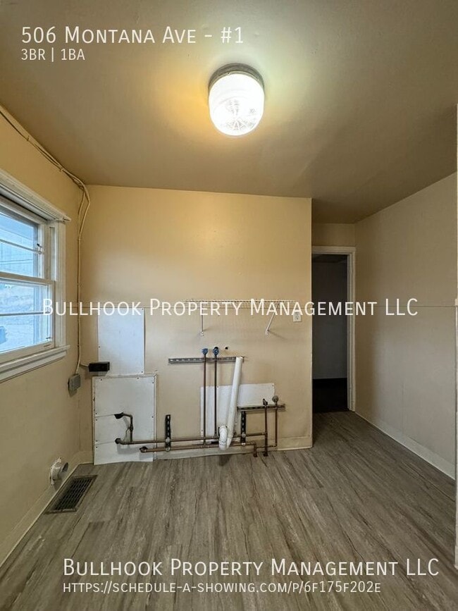 Building Photo - 506 Montana Ave