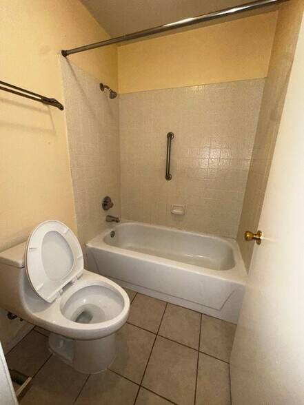 Building Photo - 43770 Santa Rosa Cir