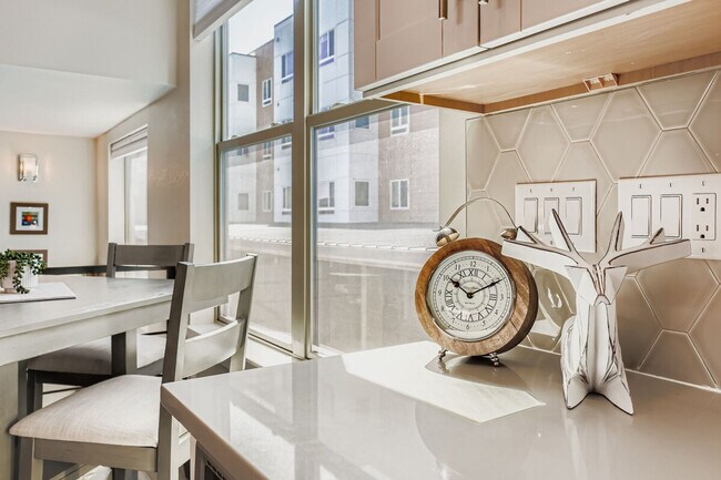 Building Photo - 5372 Allison St