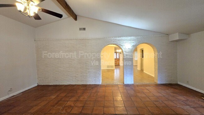 Building Photo - 7609 Linkside St