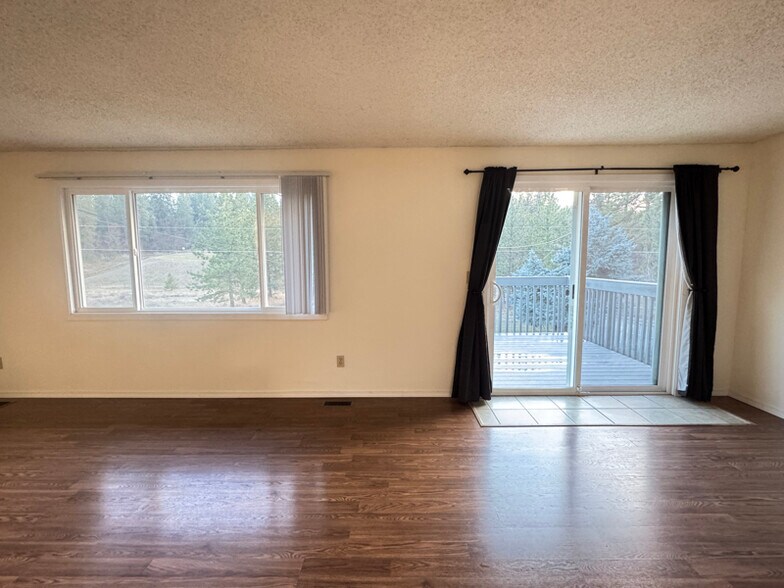 Building Photo - 6404 E 11th Ave